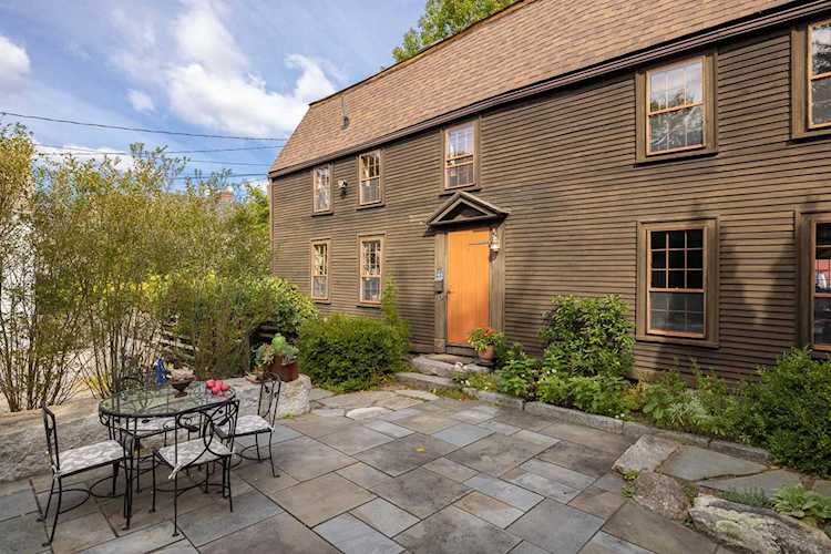 48 Manning St Portsmouth, NH 03801