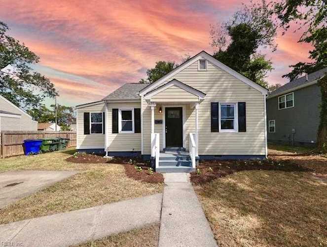 6352 Palem Rd Norfolk, VA 23513 home for sale, MLS#10459027 - Crescas Real Estate Photo 1