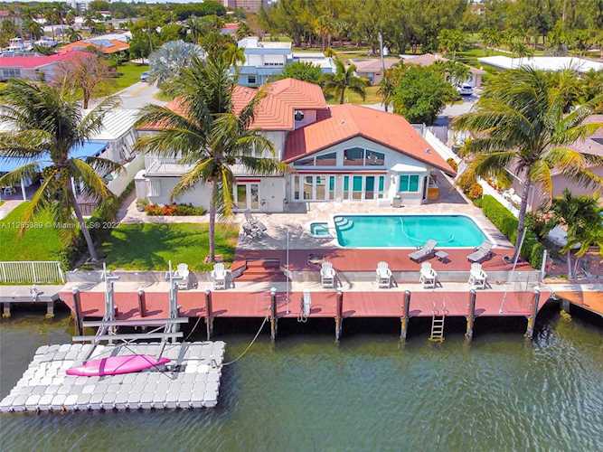 2806 NE 12th St Pompano Beach, FL 33062
