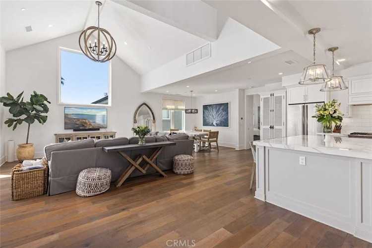 411 1/2 Heliotrope Ave Corona Del Mar, CA 92625 | MLS OC22094217 Photo 1