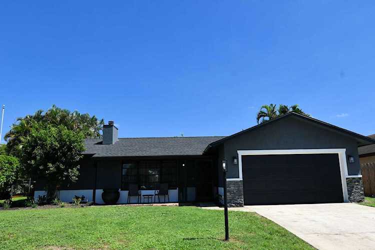 5407 Sandhurst Circle Lake Worth, FL 33463