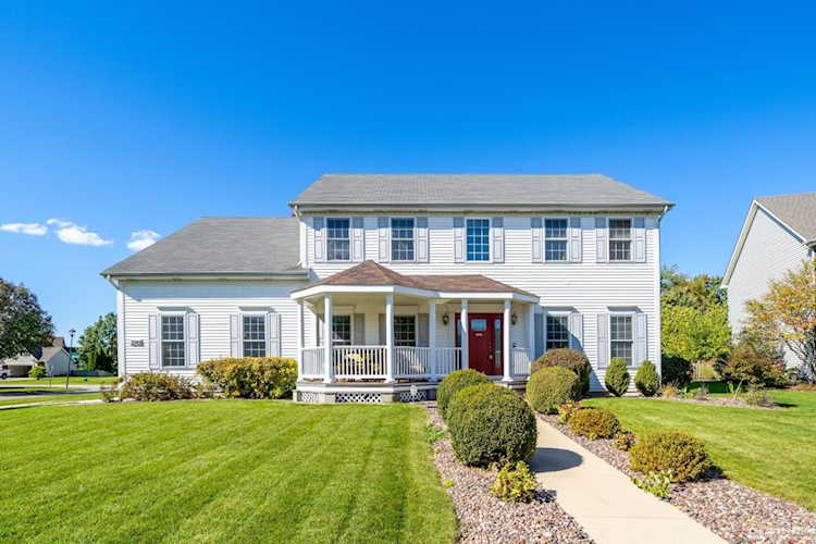 290 Redbud Ln Batavia, IL 60510