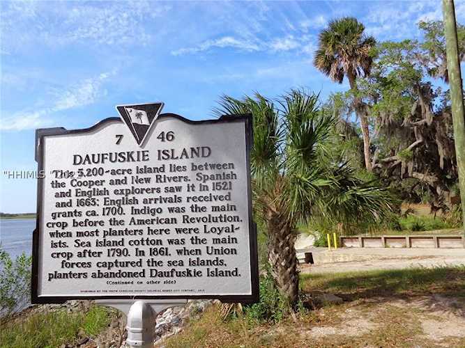 28 Beauregard Blvd Daufuskie Island, SC 29915