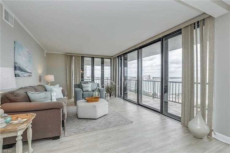 Virginia Area Real Estate Agent Photo 1