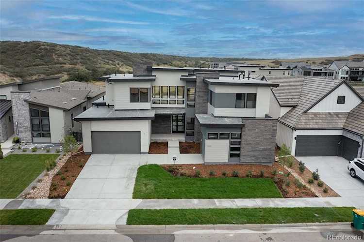 2220 Skygazer Ct Castle Pines, CO 80108