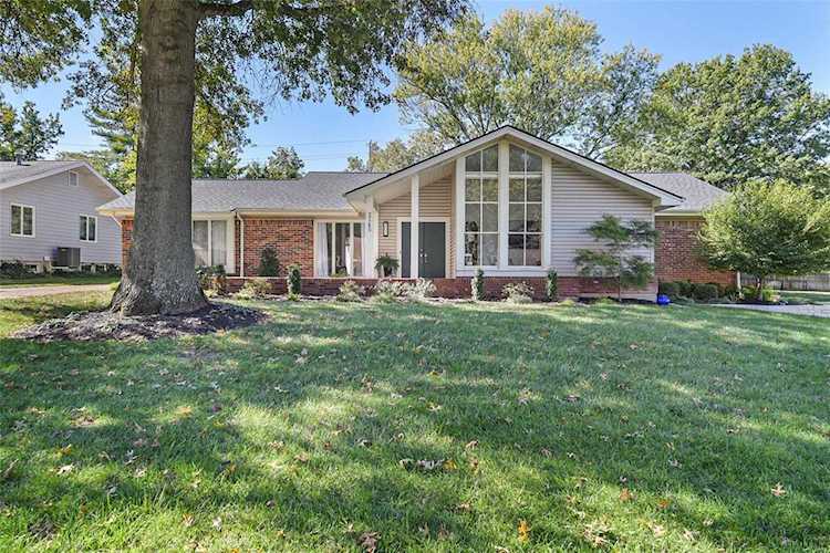 2145 Courtleigh Ln Chesterfield, MO Parkway West 63017 | The Gellman Team Photo 1