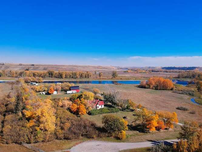 24016 Bow River Bottom Trl E Rural Foothills County, AB T1S 4V9