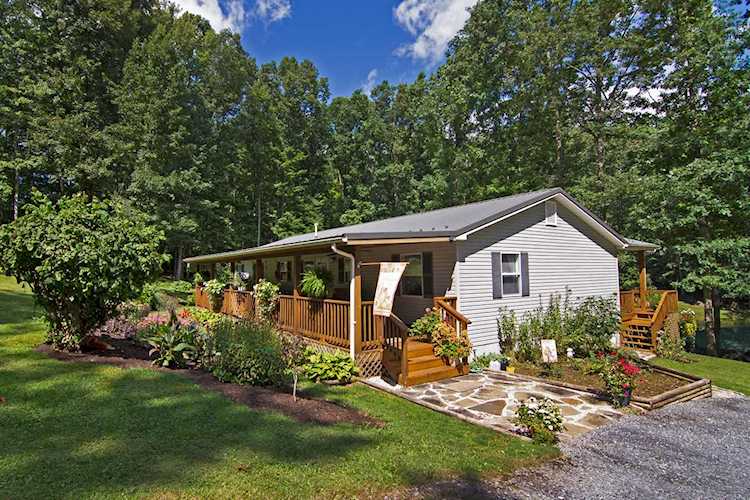 675 Fleshman Dr Frankford, WV 24938 | MLS 22-1346 Photo 1
