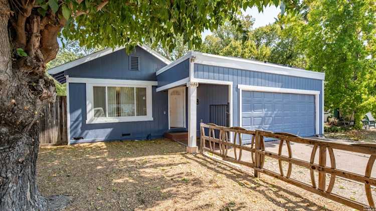 1680 Greeneich Avenue Santa Rosa, CA 95401