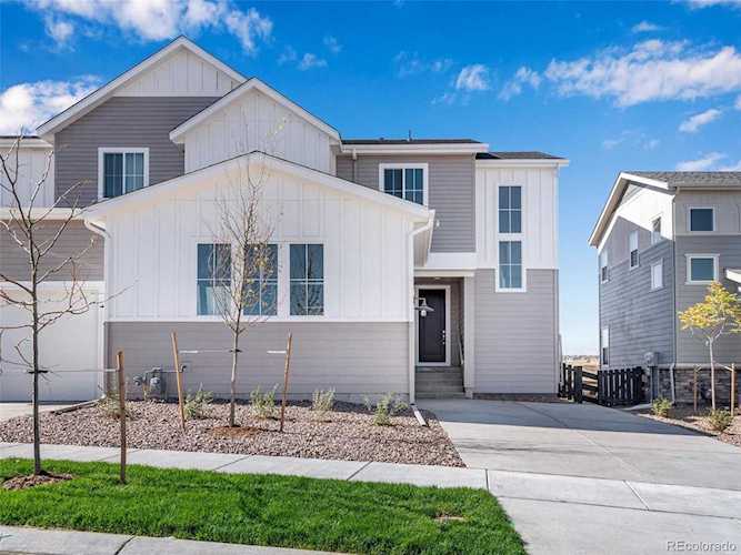 1476 Golden Sill Dr Castle Pines, CO 80108