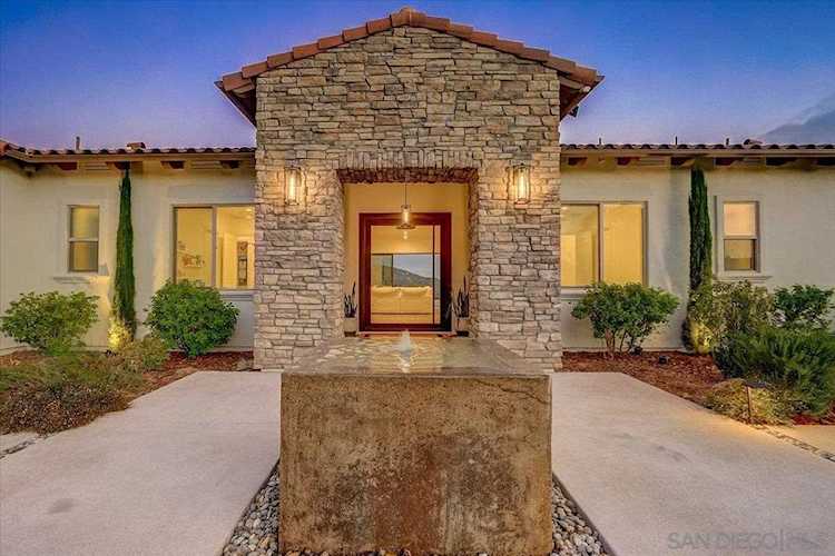 14208 Ridge Oak Pl Valley Center, CA 92082