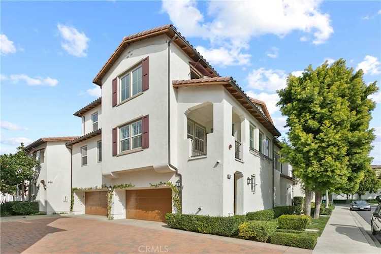 260 Lockford Irvine, CA 92602