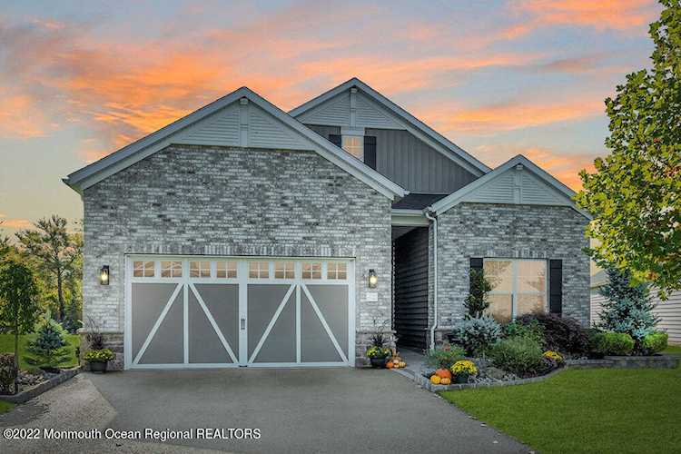 62 Republic Dr Monroe, NJ 08831 | MLS 22231886 Photo 1