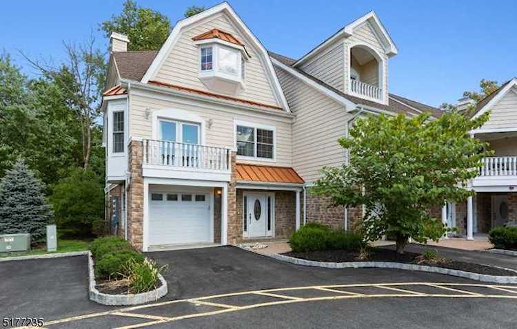 4 Riverbend Ct New Providence Boro, NJ 07974