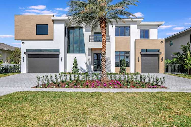 711 NE 32nd Street Boca Raton, FL 33431