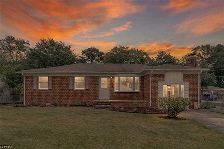 1001 Sharon Dr Chesapeake, VA 23320
