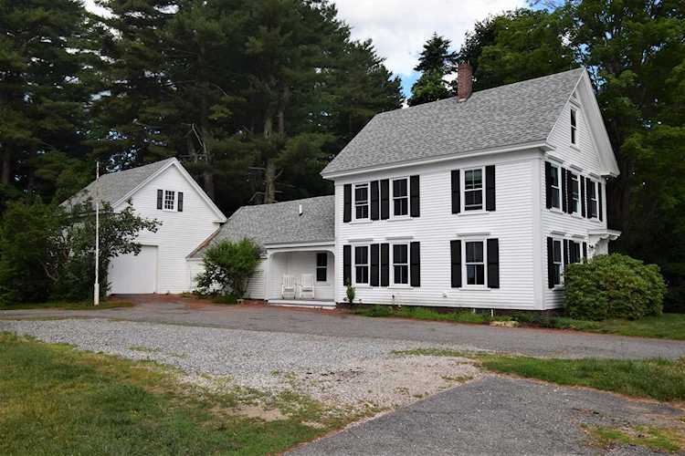 14 Church St Kingston, NH 03848