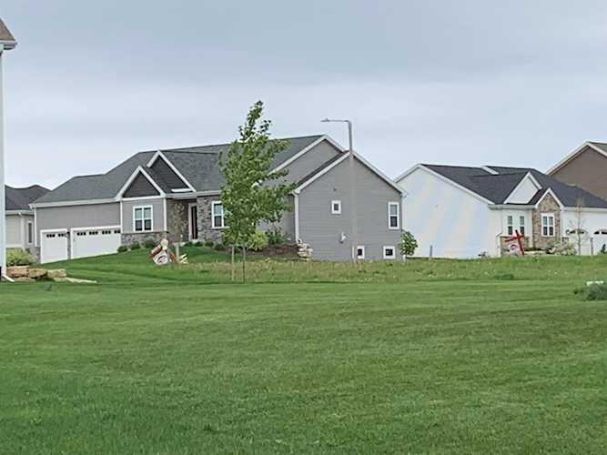 9924 Shining Willow St Middleton, WI 53562