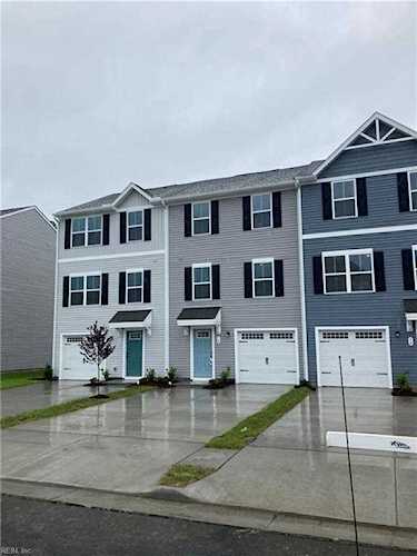 78 Clara Ct Suffolk, VA 23434