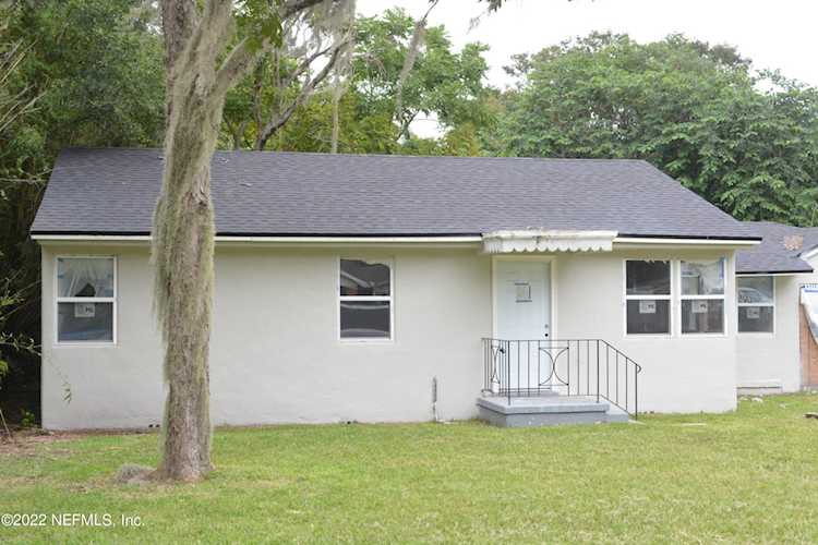 9721 Lily RD Jacksonville, FL 32246