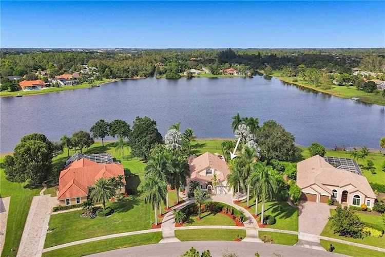 9682 Eagle Point Ln Lake Worth, FL 33467
