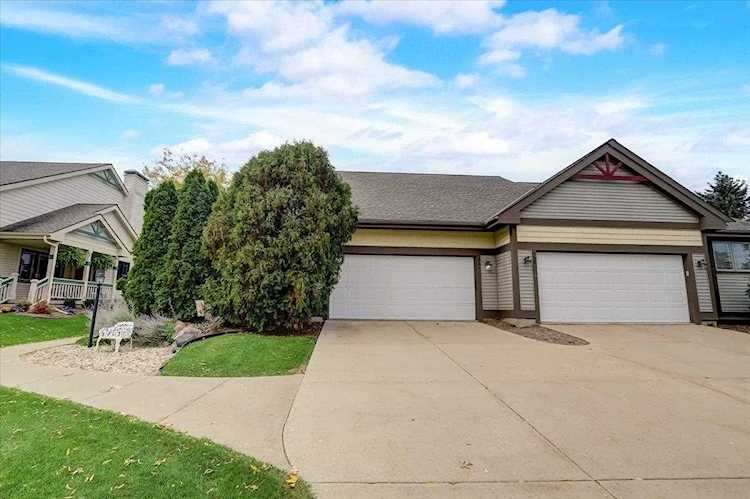 907 Foxboro Dr #907 Oregon, WI 53575