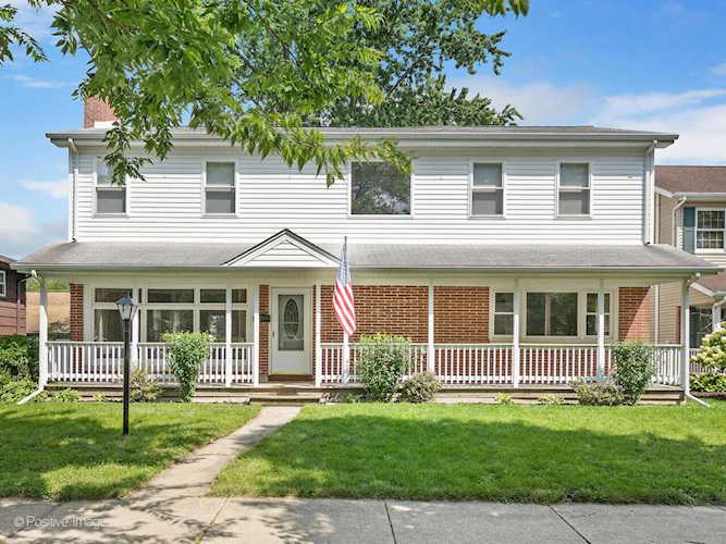 27 N Grant St Westmont, IL 60559