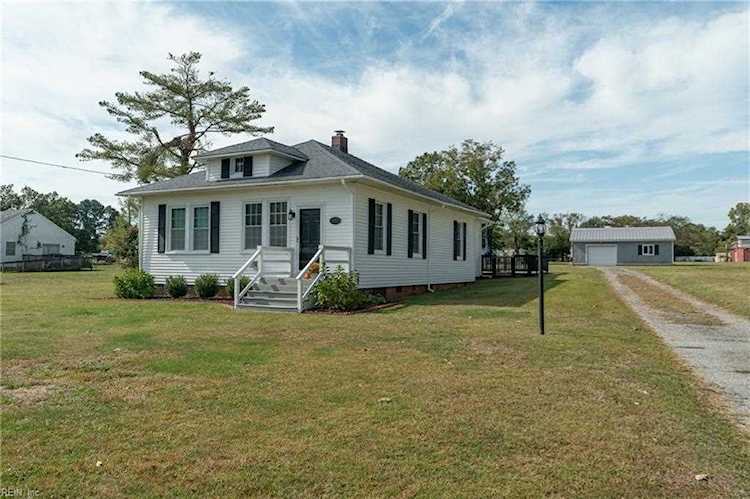 1922 Hayes Rd Gloucester Point, VA 23062 | MLS 10460581 Photo 1