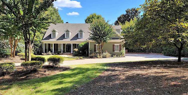140 Barrington Hall Drive Eatonton, GA 31024