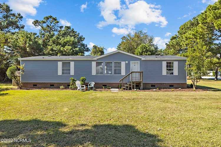 1413 Harkers Island Road Beaufort, NC 28516
