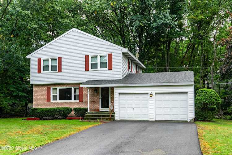 47 Patroon Place Loudonville, NY 12211