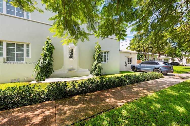 4300 NE 1st Ave Miami, FL 33137