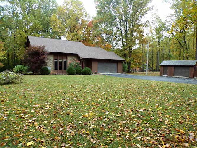 2900 W Apple Tree Ln Crawfordsville, IN 47933