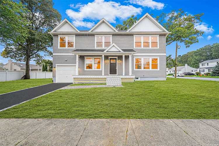383 Pennsylvania Avenue Massapequa Park, NY 11762