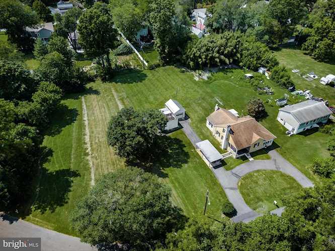 411 9th St S For Sale in Purcellville Photo 1