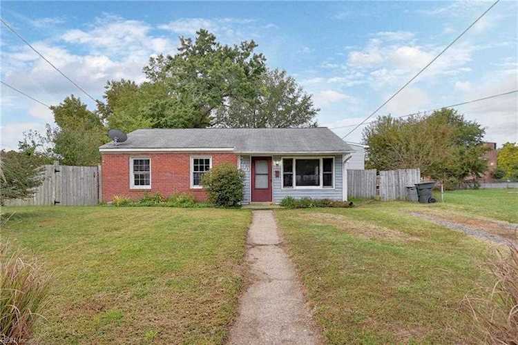 210 Shawen Dr Hampton, VA 23669