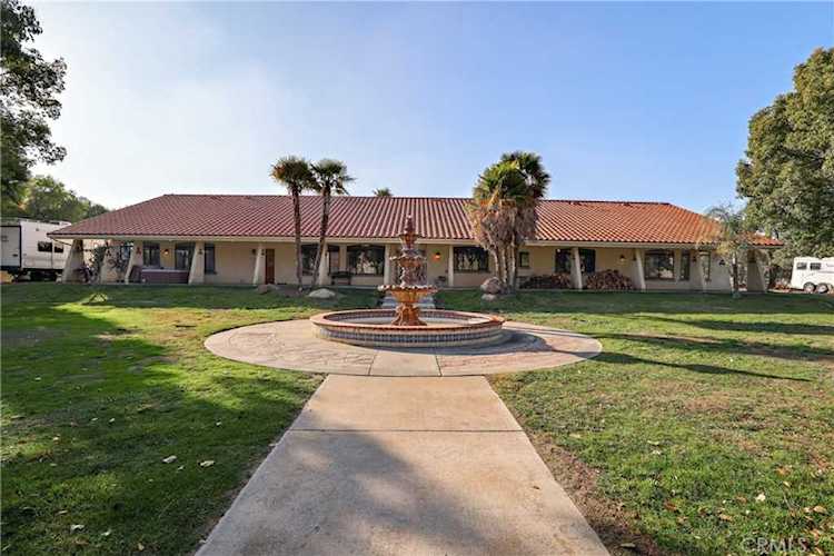 25100 Thoroughbred Ln Hemet, CA 92545 | MLS SW21262903 Photo 1