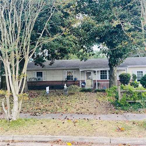 1133 Sir Lancelot Dr Chesapeake, VA 23323 | MLS 10460542 Photo 1