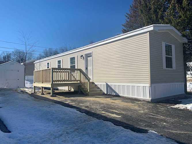 51 Columbia Dr Newmarket, NH 03857