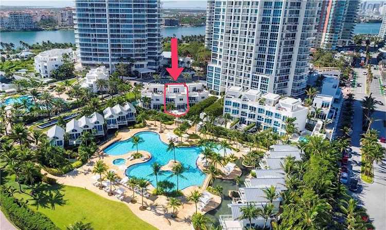 50 S Pointe Dr #TWN2 Miami Beach, FL 33139