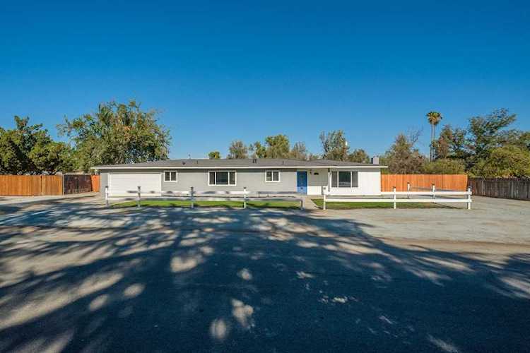 4196 Ralph Lane Fresno, CA 93727 | MLS 585439 Photo 1