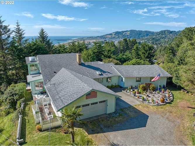 29206 Wallace ST Gold Beach, OR 97444