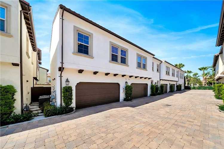 689 E Valencia St Anaheim, CA 92805