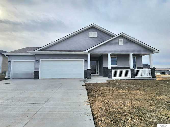 195 Kristi Ln Hickman, NE 68372
