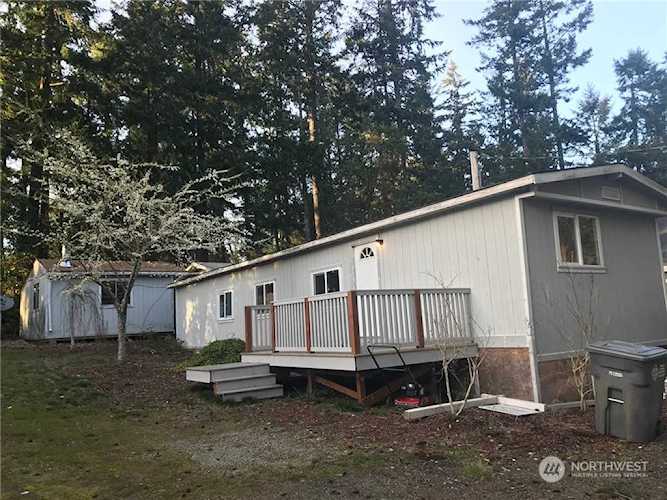 1914 Lake Dr SW Lakebay, WA 98349