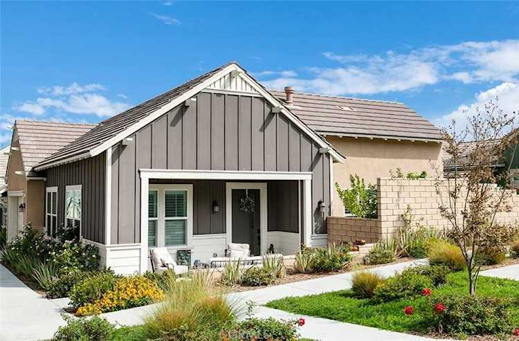 25106 Orange Ln Canyon Country, CA 91387