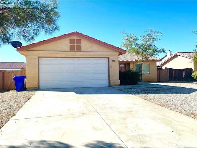 11417 Star St Adelanto, CA 92301