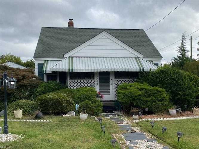 home for sale in All Others Area 103 Hampton VA 23669 - MLS 10458984 Photo 1