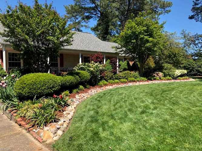 2324 Spindrift Rd Virginia Beach, VA 23451