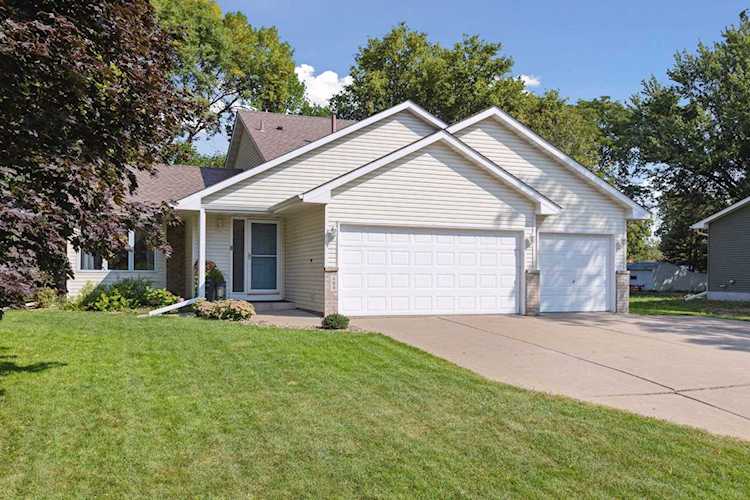 609 Monn Avenue Vadnais Heights, MN 55127